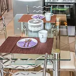 Rena's House أفيسوس