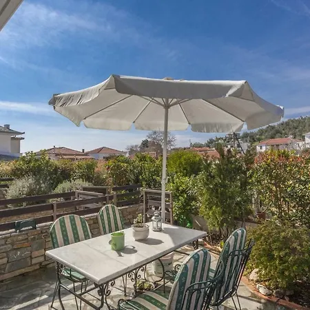 Ferienhaus Rena's House *